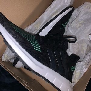 Adidas Swift Run J